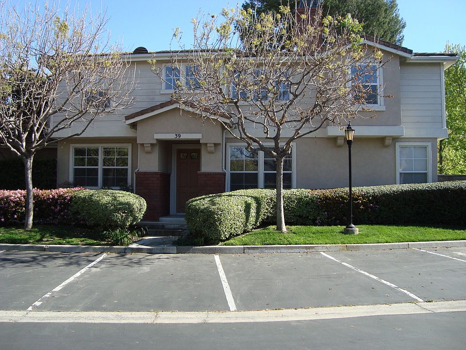 1st image of 39 Greenmeadow Dr
