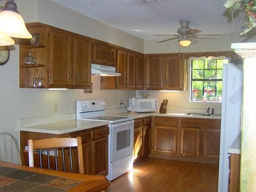 4th image of 304 Dogwood Dr