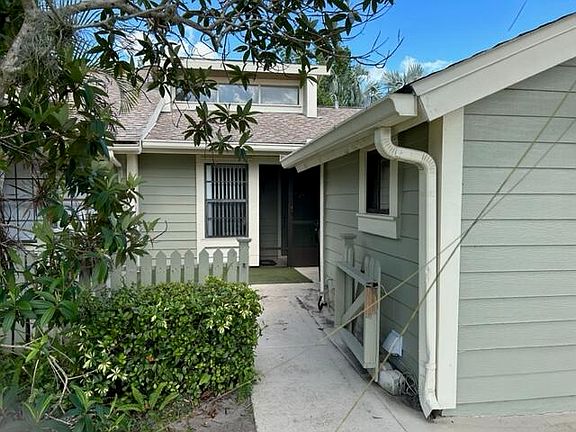 3rd image of 1414 SE Colchester Circle