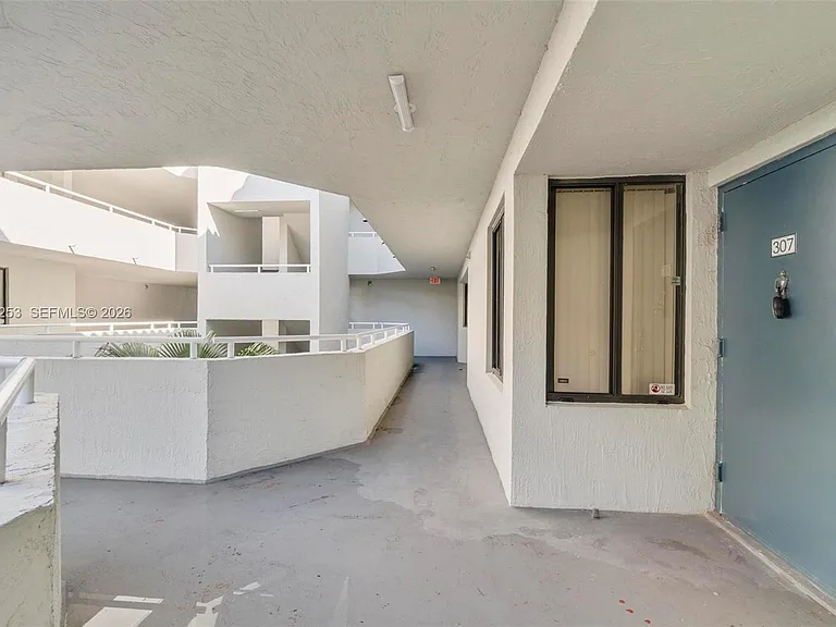 8275 SW 152nd Ave #D-307 — Photo 4