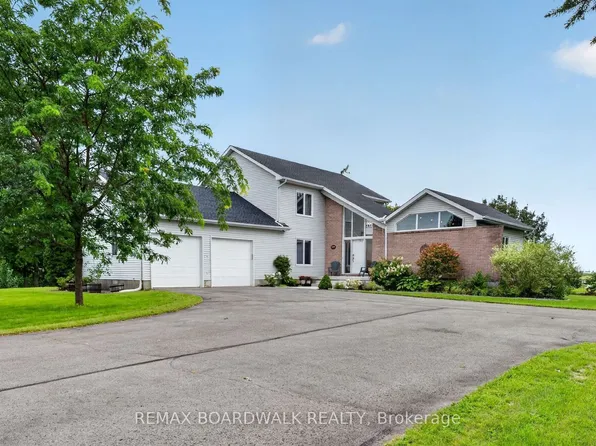10104 Marionville Rd, North Dundas, ON K4R 1E5