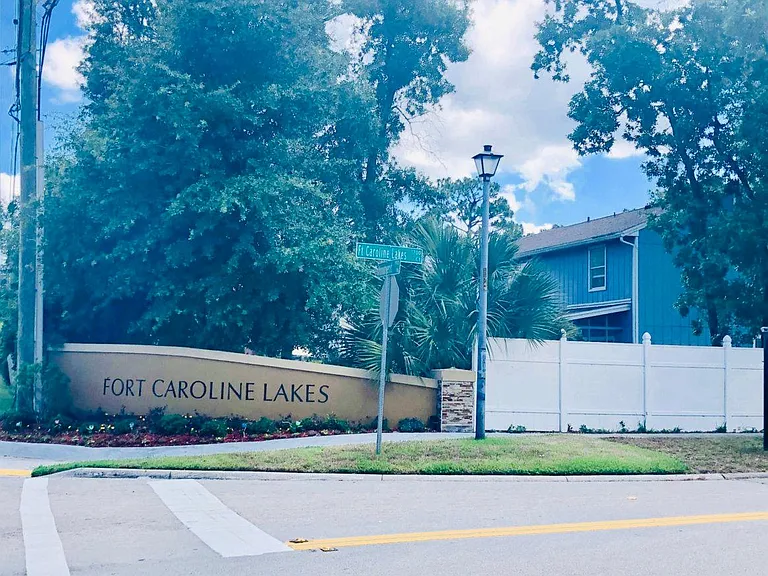 11445 Fort Caroline Lakes Dr N — Photo 2
