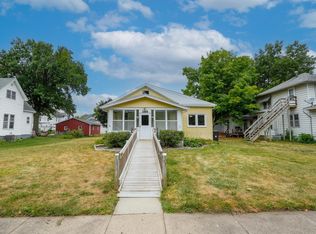 1009 Bluff St, Cedar Falls, IA 50613