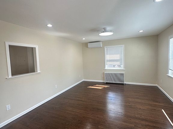 3rd image of 4089 Hylan Blvd Suite 2