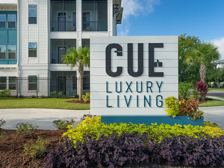 Cue Luxury Living — Photo 28