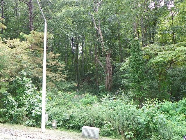 2nd image of 82 Hawtree Ct #262