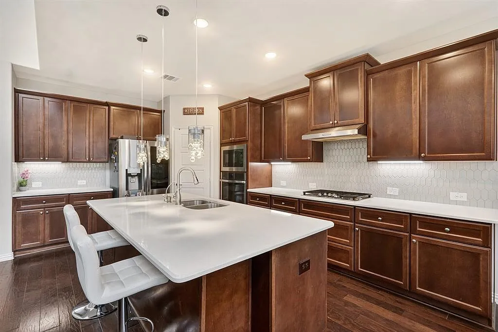 Building Photo - 2316 Pinehurst Dr