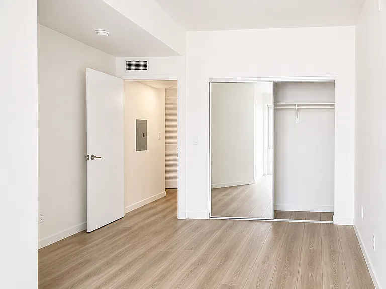 450 J St #5071 — Photo 8