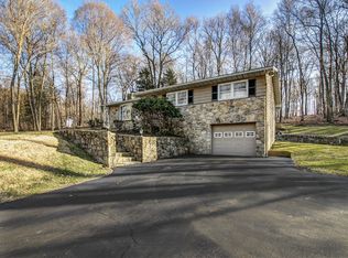 31 Stephensburg Rd, Port Murray, NJ 07865