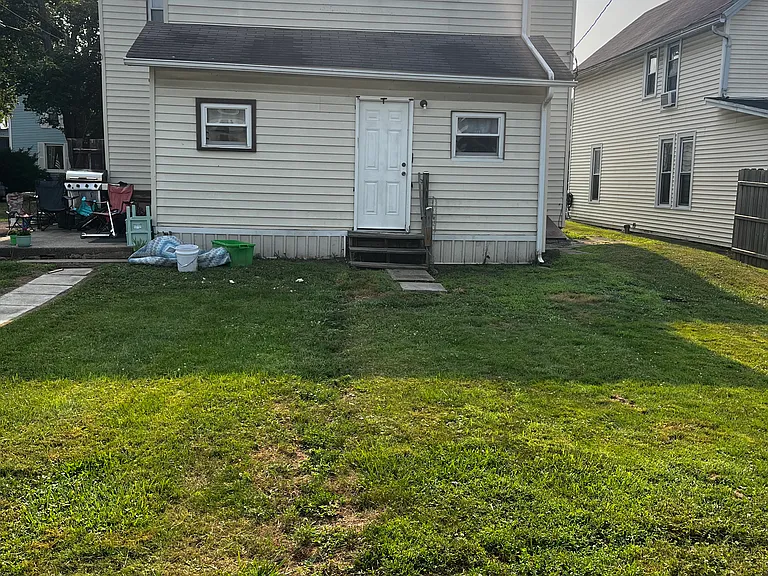 379 S 10th St — Photo 10