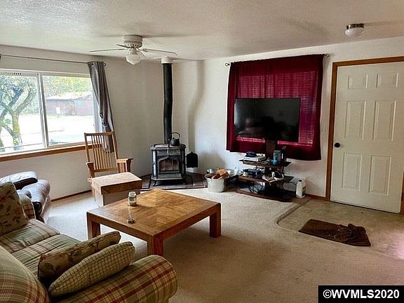 5th image of 1107 Redwood St