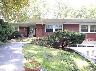 23 Werimus Brook Rd, Saddle River, NJ 07458