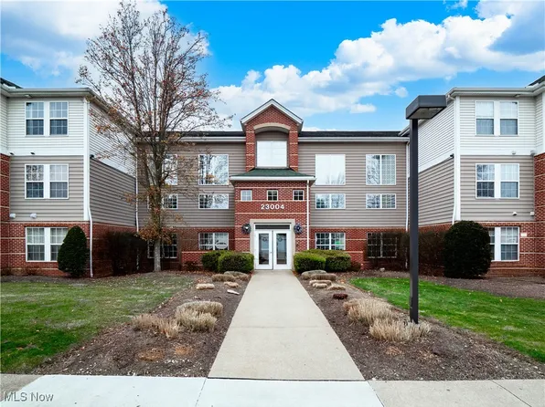 23004 Chandlers Ln APT 115, Olmsted Falls, OH 44138