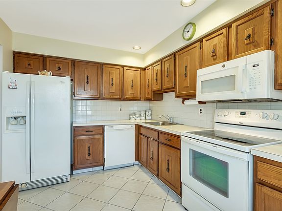 3rd image of 93 Revere Dr #93