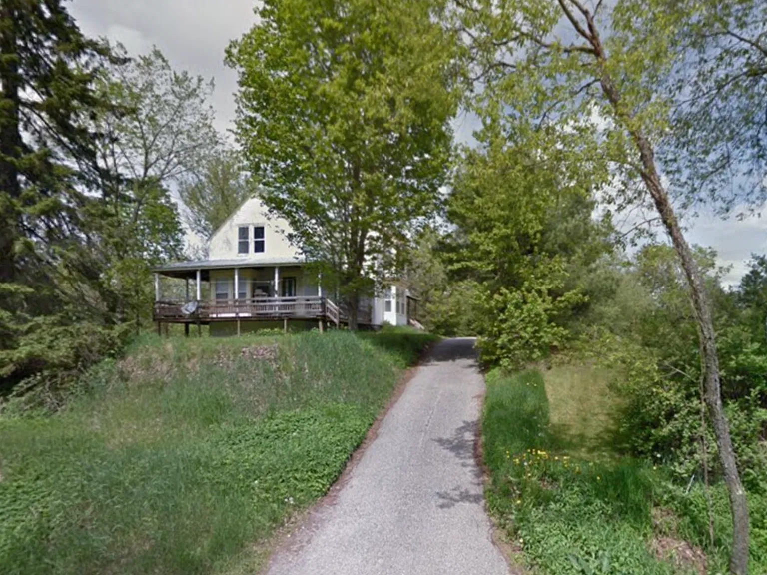 3 bed, 900 sqft, $1,825 — Photo 1