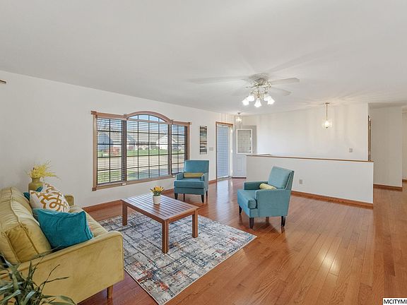 3rd image of 2919 Sunrise Ct