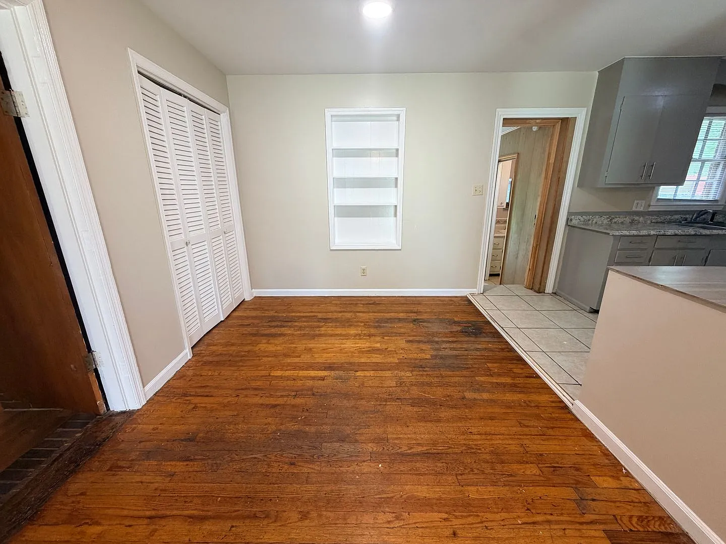 3 Bed, 1.5 Bath Home for Rent in Valdosta, GA | Bonus Room & Hardwood Floors — Photo 2