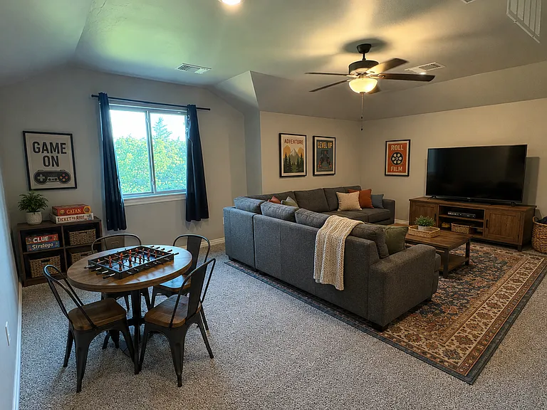 8216 Poplar Dr — Photo 10