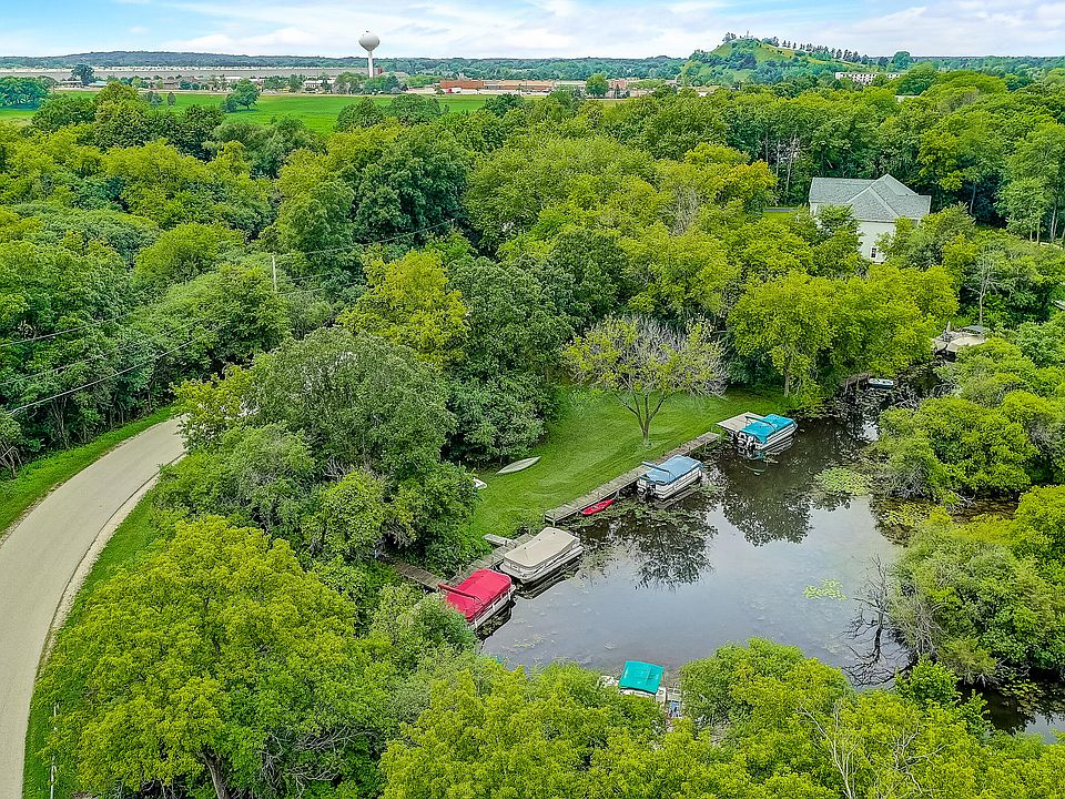 1st image of 3740 Crescent Dr
