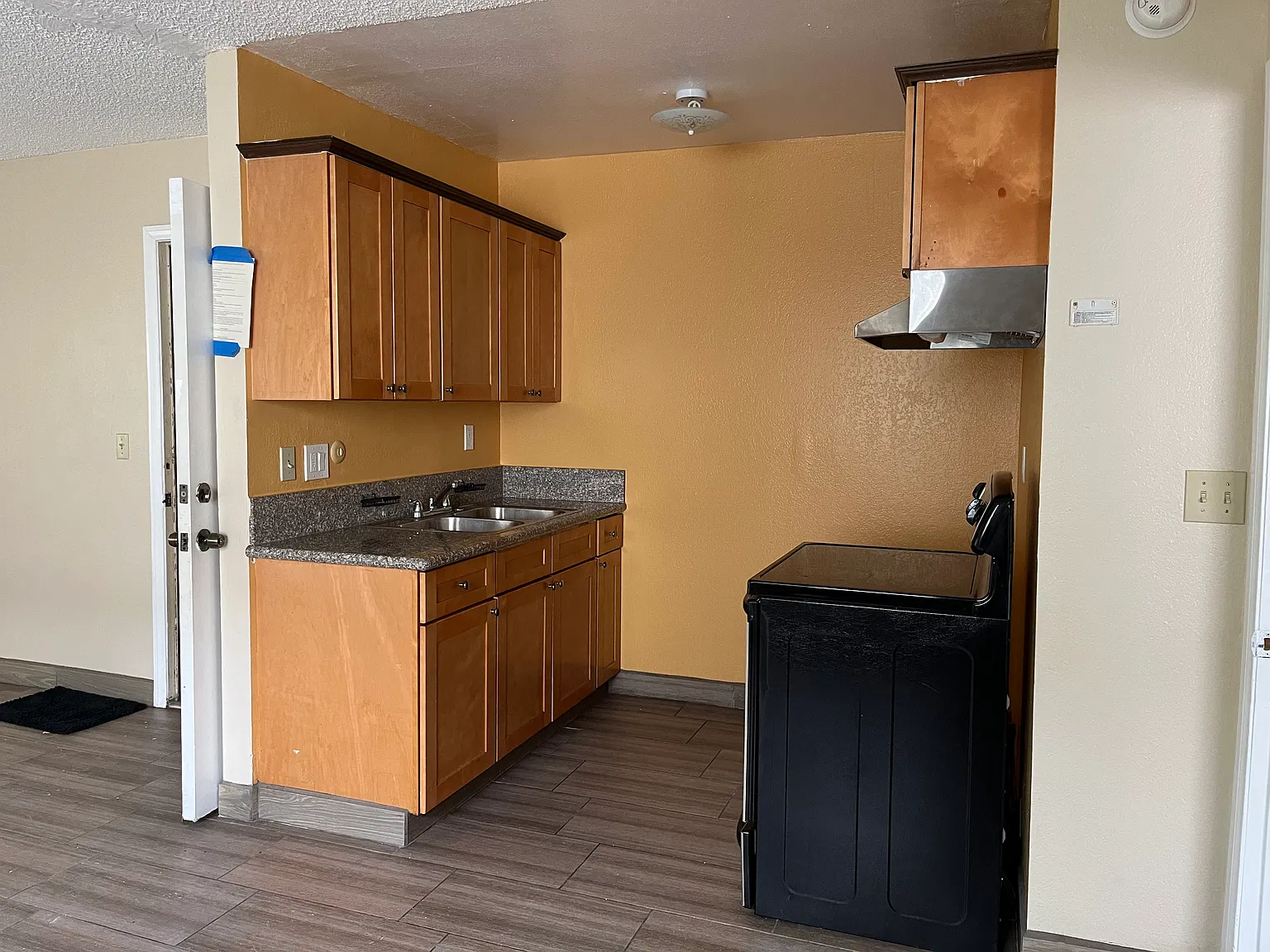 1 bed, 650 sqft, $1,600 — Photo 4