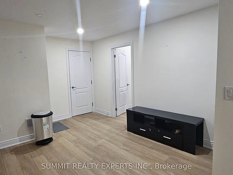 27 James Walker Ave — Photo 11