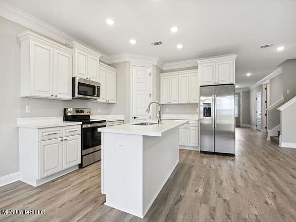 3rd image of 13627 Mayberry Ct