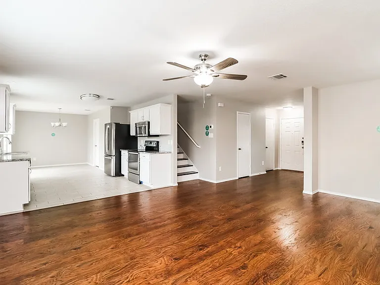 3424 Cayman Dr — Photo 6