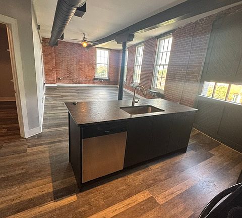 4th image of 104 Platt St #3