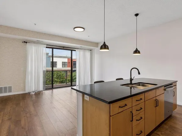 4525 Park Commons Dr Unit 306, Saint Louis Park, MN 55416