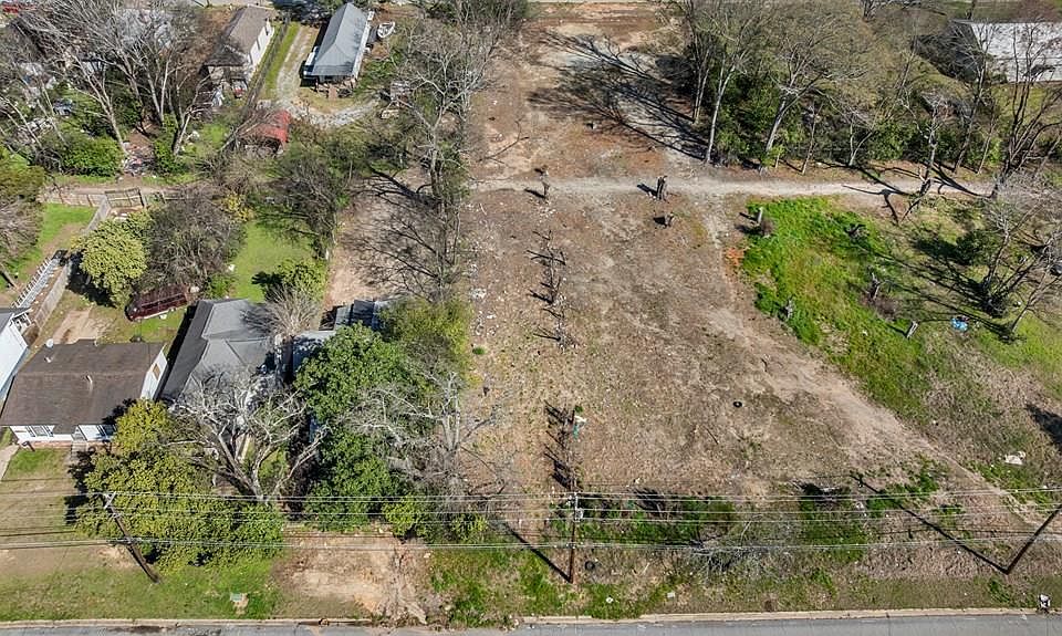 1st image of 3000 3rd Ave