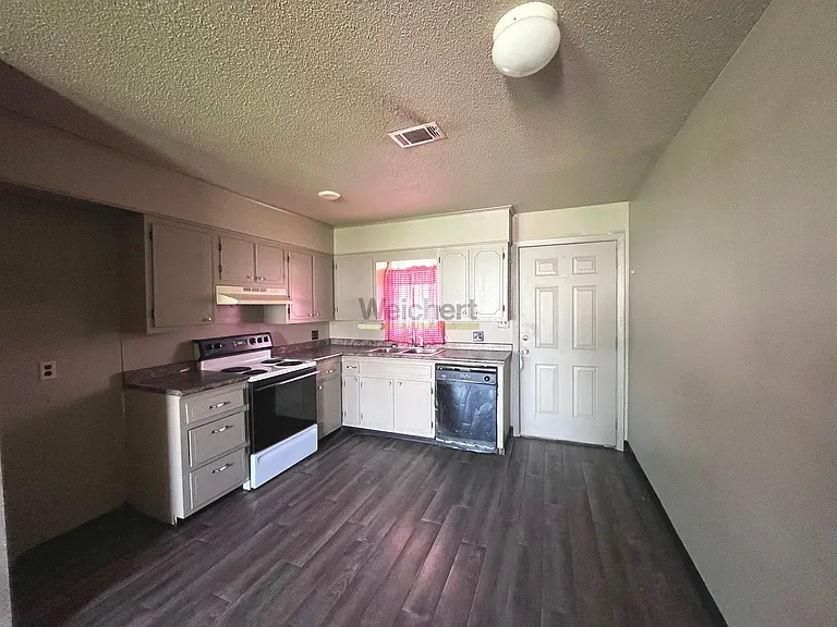513 N 14th St — Photo 3
