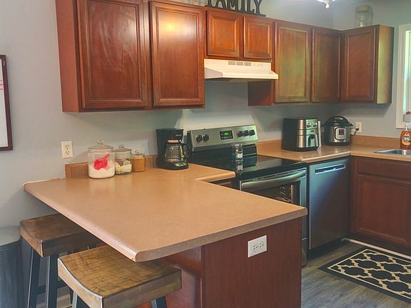 5th image of 126 Goldfinch Dr