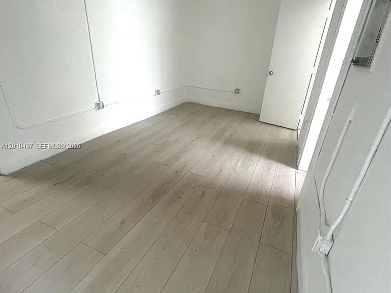 967 SW 5th St #20 — Photo 2