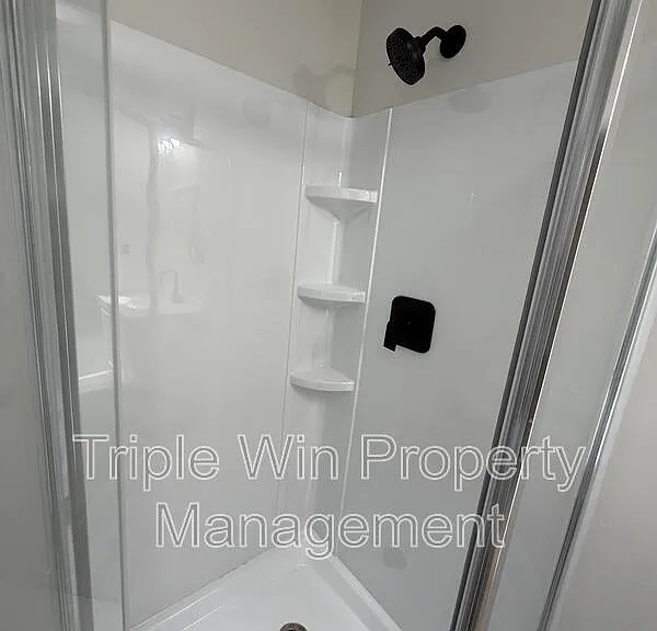 2245 Lindsay Ln — Photo 33
