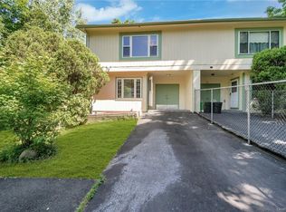 115 Forest Glen Ct, Nanuet, NY 10954