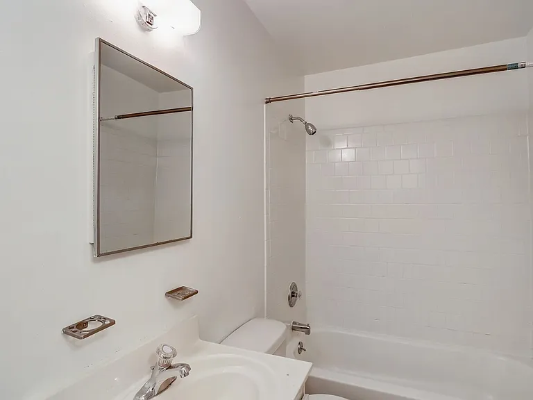 Hillsdale Manor Apartments — Photo 8