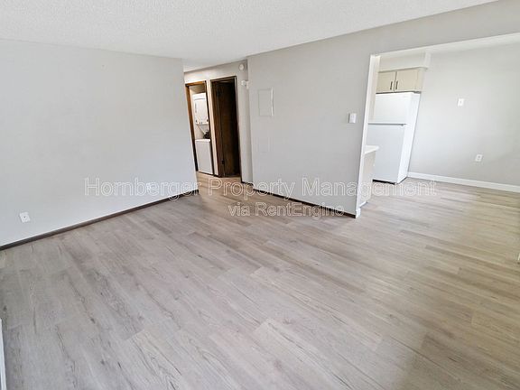 5th image of 723 W York Ave #1