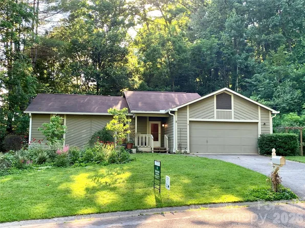 8 Turkey Toe Ln, Arden, NC 28704