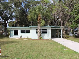 20 Hickory Ave, Yankeetown, FL 34498