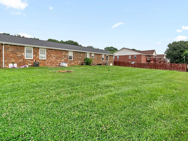 Darlene Dr - 147 — Photo 20