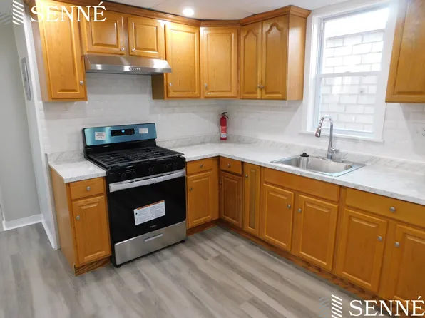 165 Elm St #1, Cambridge, MA 02139