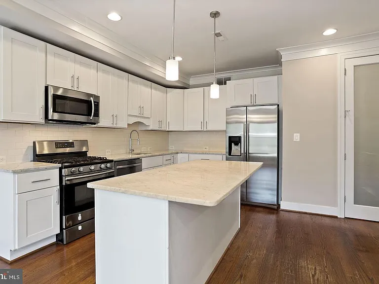 224 R St NE #2 — Photo 5