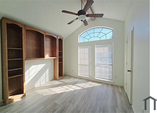 4th image of 414 W Oak St