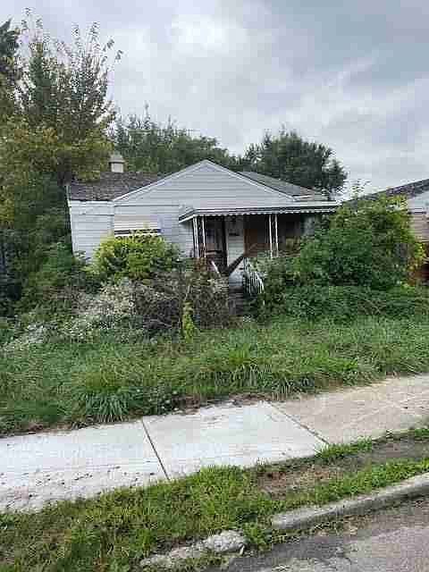 18635 Albany St