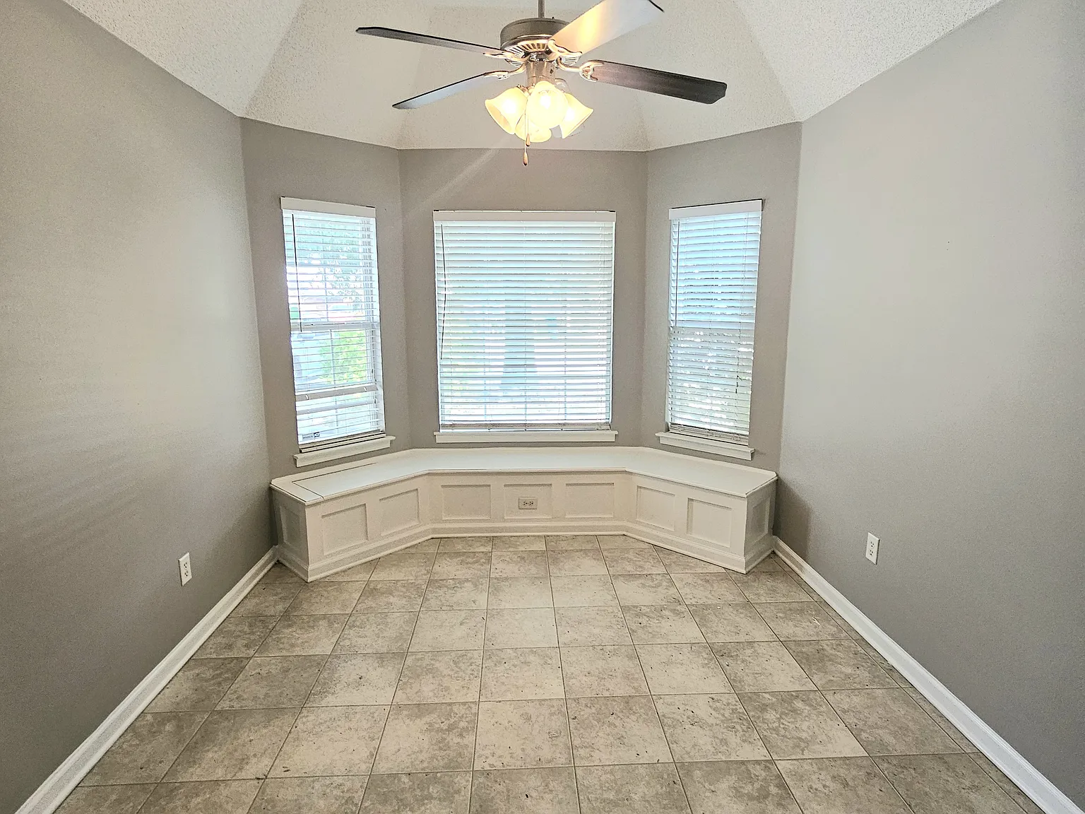 3 bed, 1585 sqft, $1,850 — Photo 3