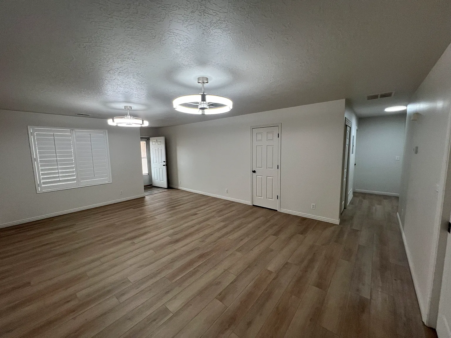 2 bed, 1345 sqft, $2,150 — Photo 3