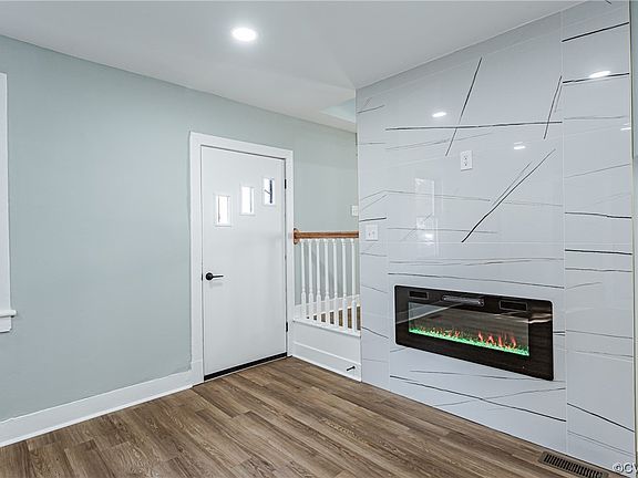 2nd image of 405 Craig Ave