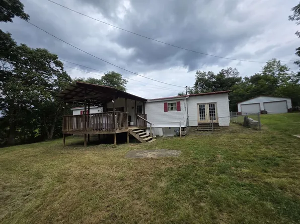 1429 Hickory Ridge Rd, Salt Rock, WV 25559