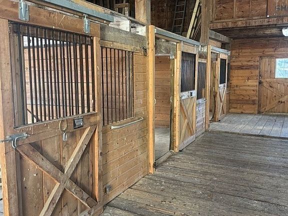 4th image of 198 N End Rd