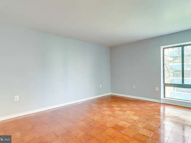 6139 Leesburg Pike #401 — Photo 4